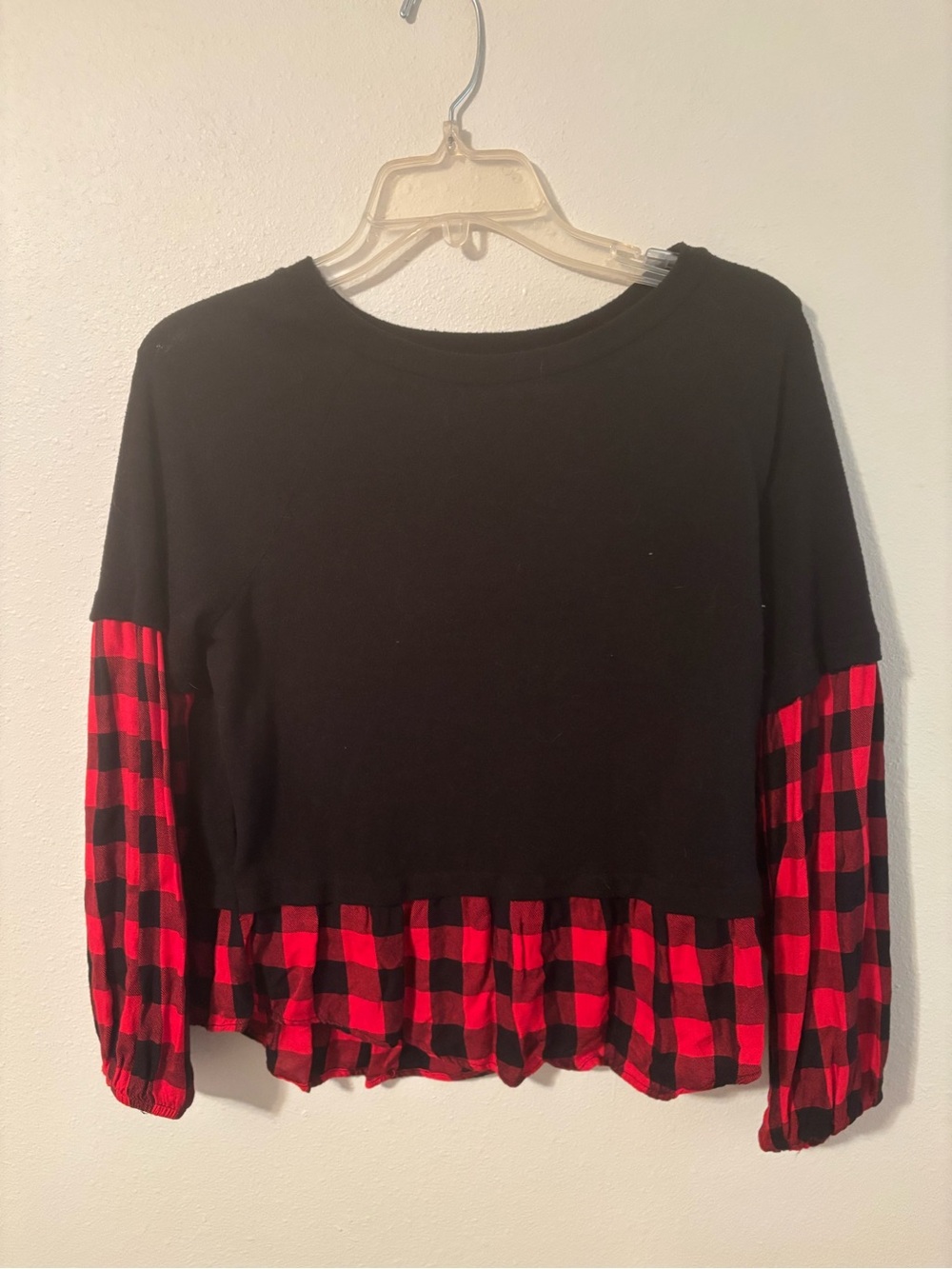 Girls juniors size xl 16 Black Top with Red Buffalo Plaid Trim fall winter